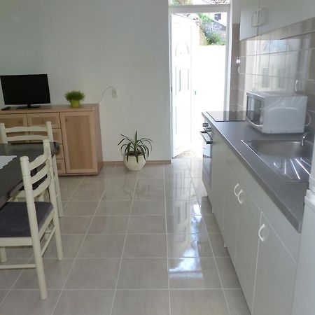 Apartments Smiljana أوميس المظهر الخارجي الصورة