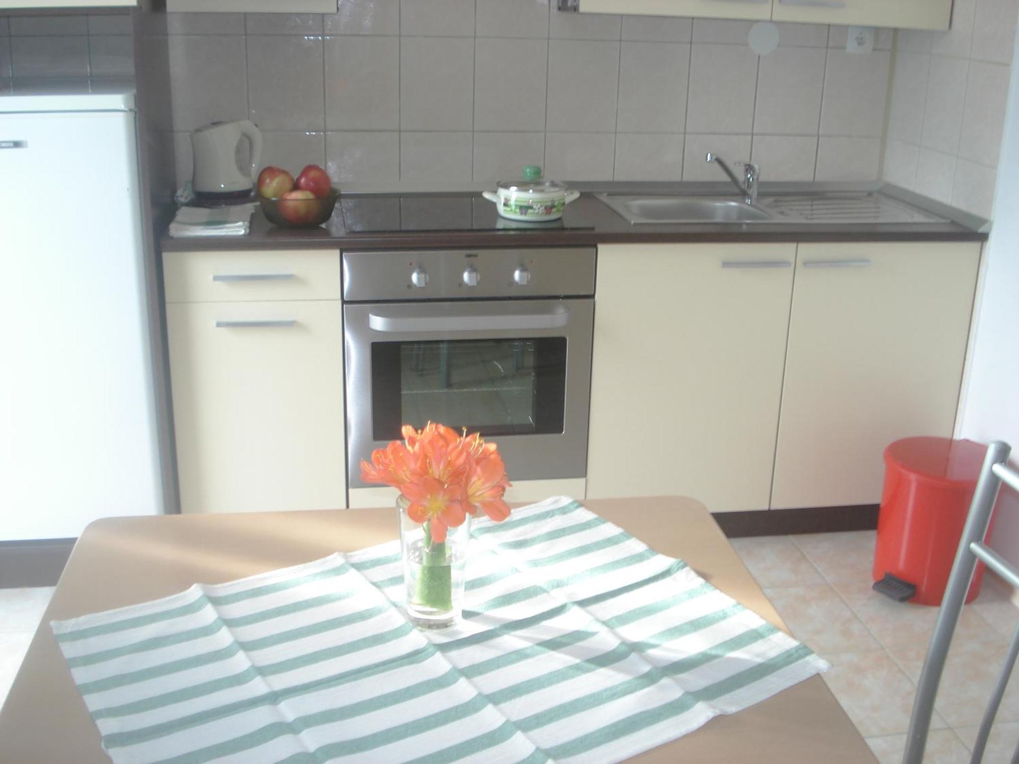 Apartments Smiljana أوميس الغرفة الصورة