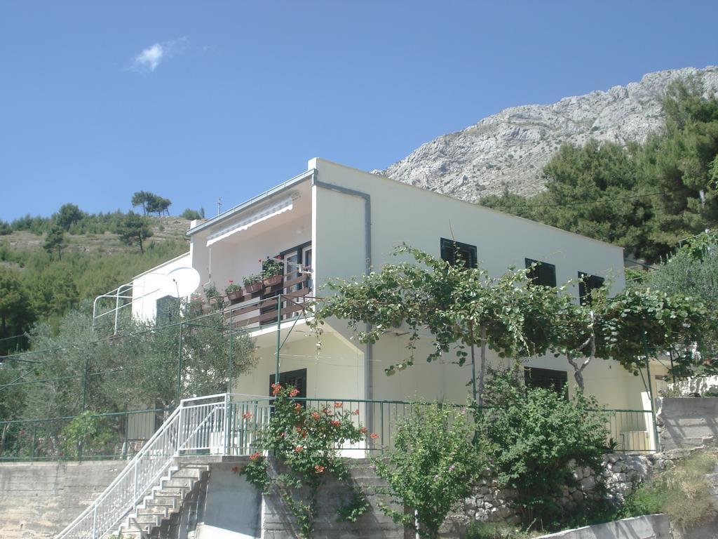 Apartments Smiljana أوميس المظهر الخارجي الصورة