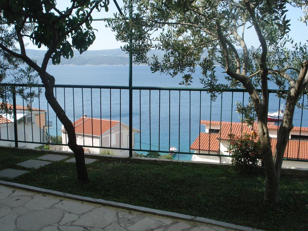 Apartments Smiljana أوميس المظهر الخارجي الصورة