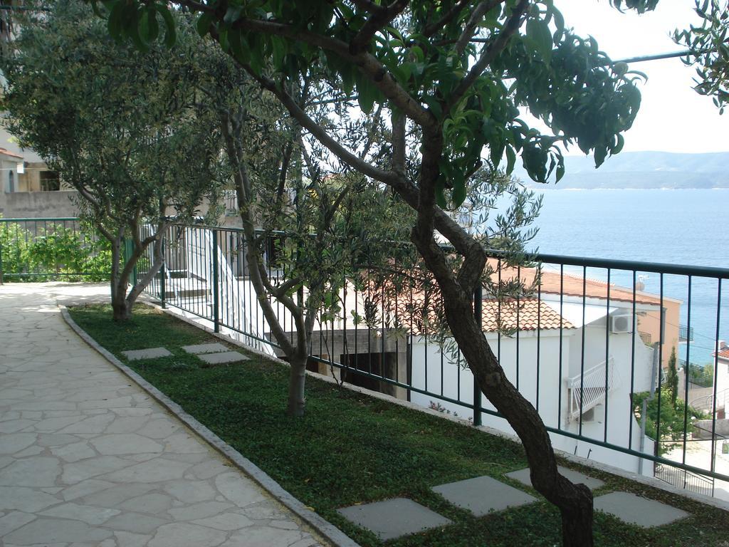 Apartments Smiljana أوميس المظهر الخارجي الصورة