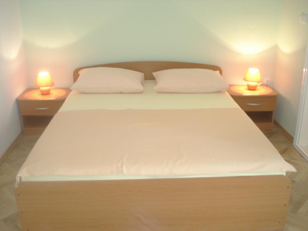 Apartments Smiljana أوميس المظهر الخارجي الصورة