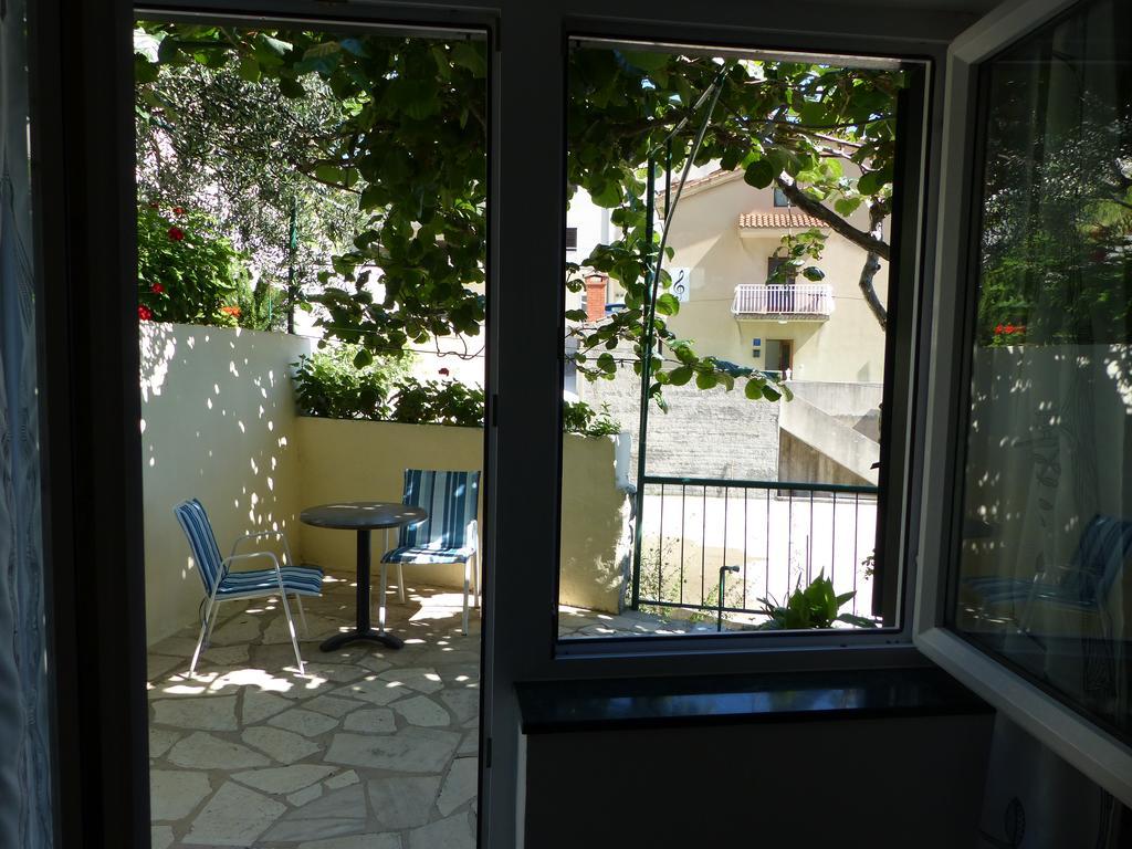 Apartments Smiljana أوميس المظهر الخارجي الصورة