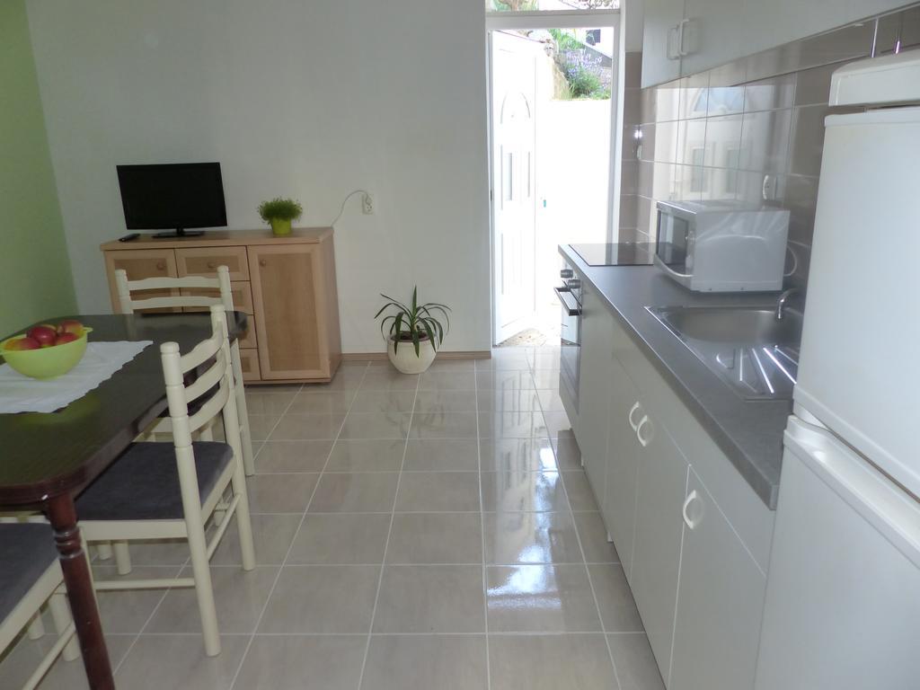 Apartments Smiljana أوميس المظهر الخارجي الصورة