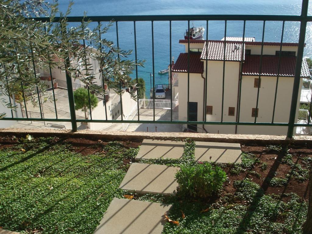 Apartments Smiljana أوميس المظهر الخارجي الصورة