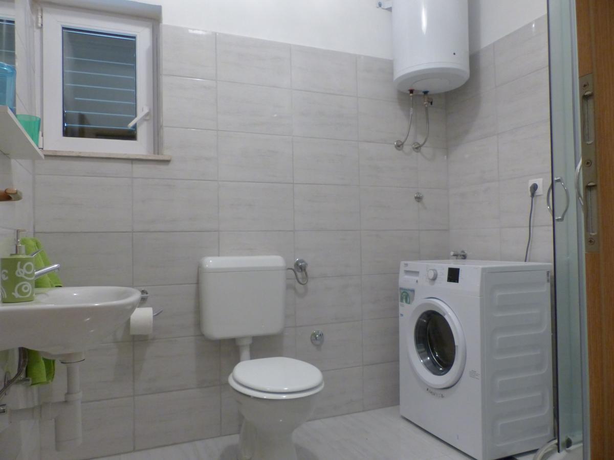 Apartments Smiljana أوميس المظهر الخارجي الصورة