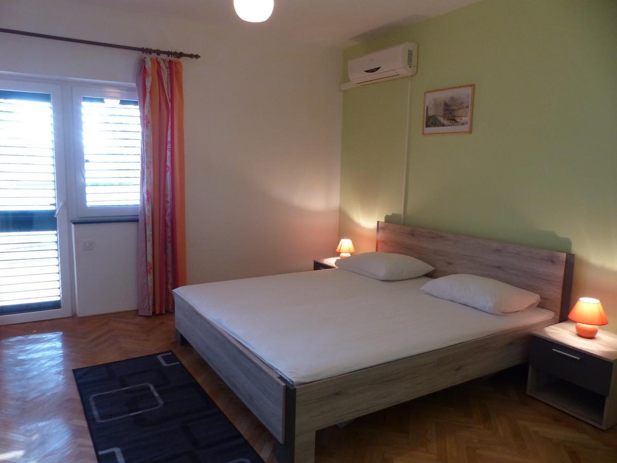 Apartments Smiljana أوميس المظهر الخارجي الصورة