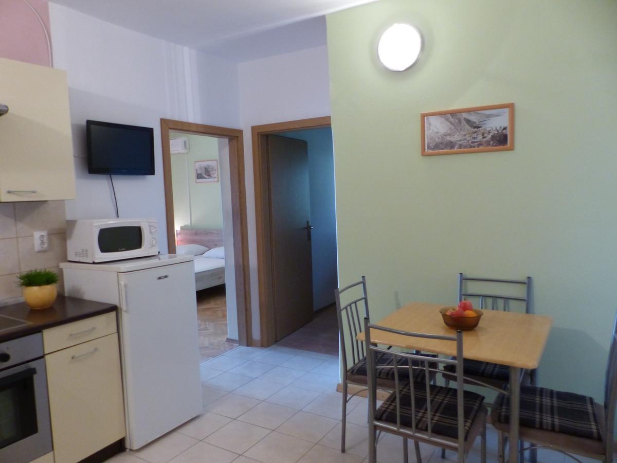 Apartments Smiljana أوميس المظهر الخارجي الصورة