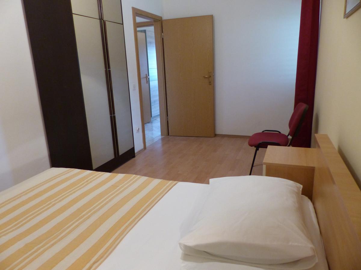Apartments Smiljana أوميس المظهر الخارجي الصورة